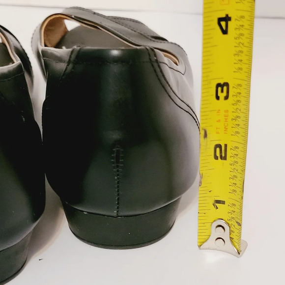 9M Comfortview Leatherlike Crossover Peeptoe 1" Heel Flats - Picture 4 of 9